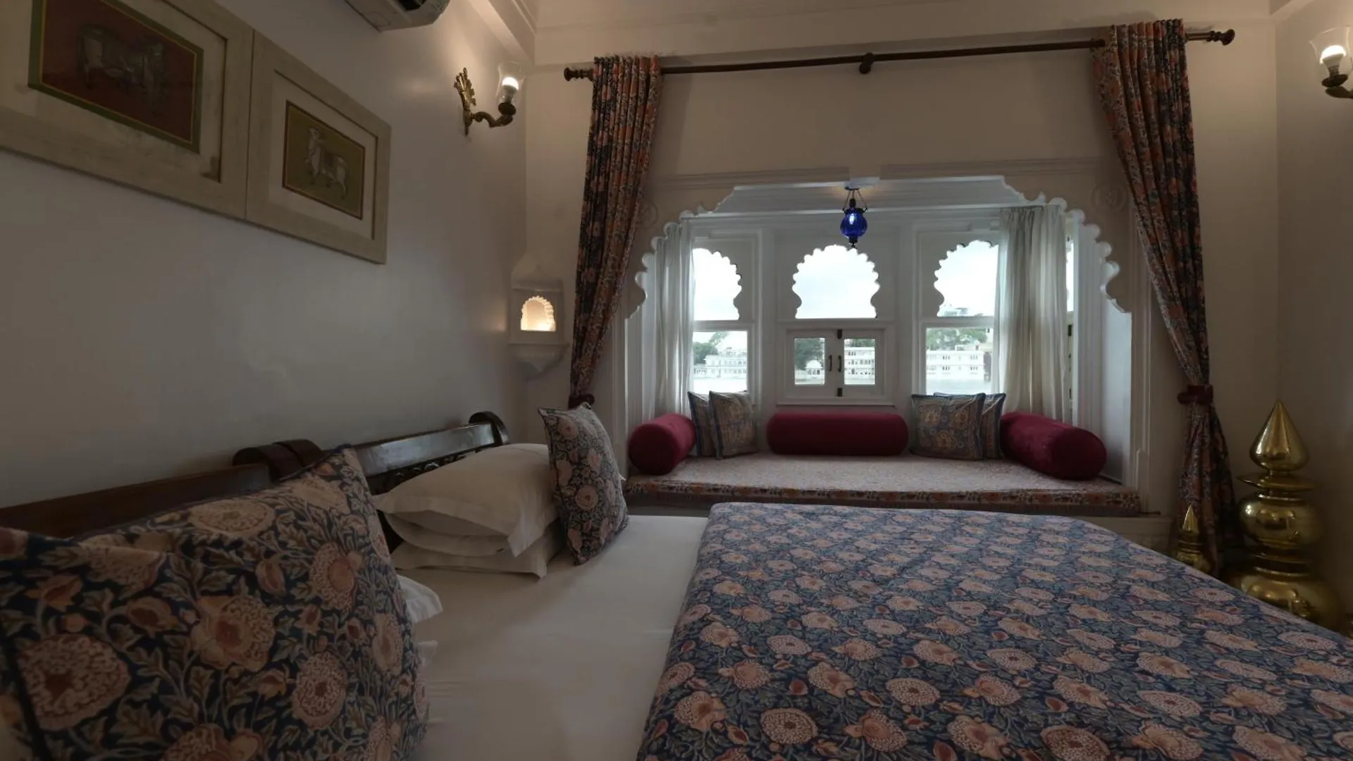 Jagat Niwas Palace Hotel Udaipur