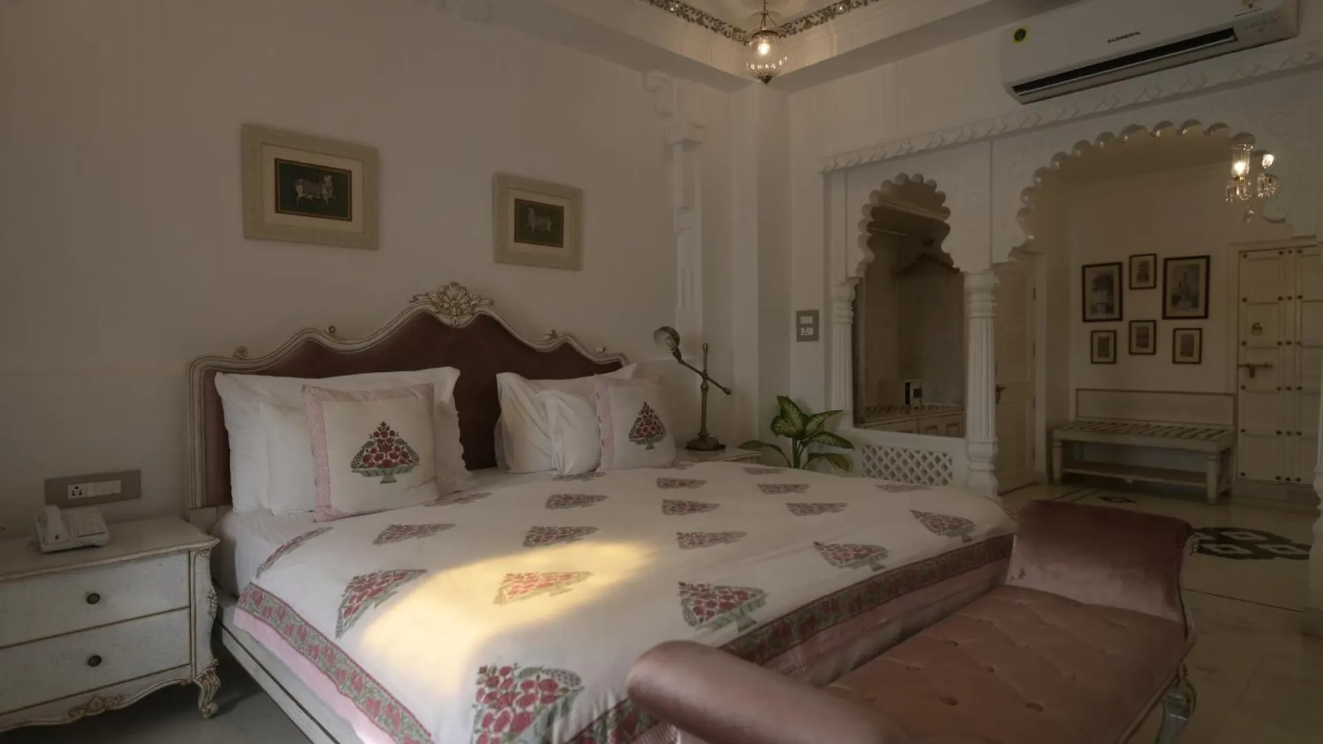 Jagat Niwas Palace Hotel Udaipur