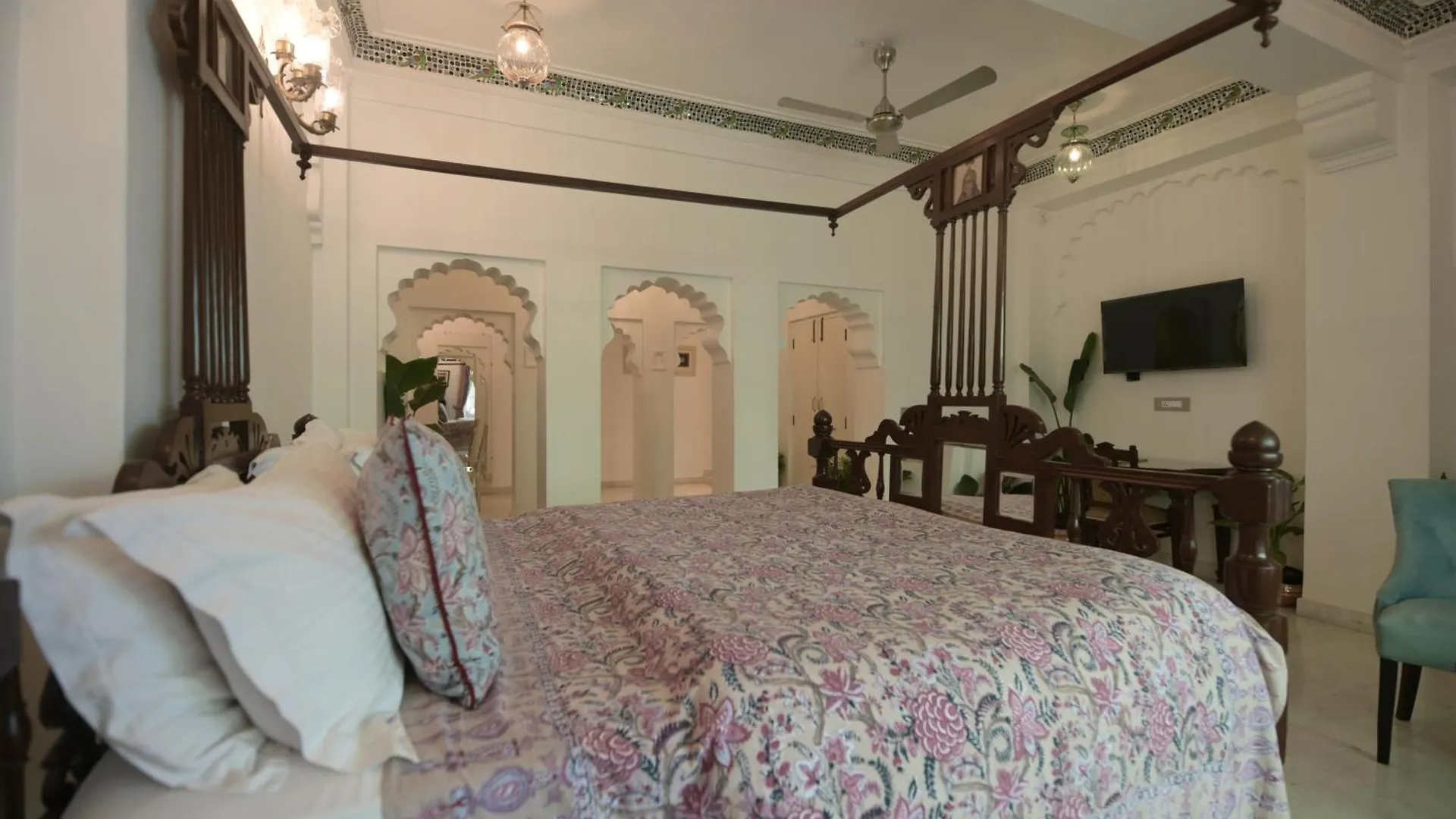 ****  Jagat Niwas Palace Hotel Udaipur India